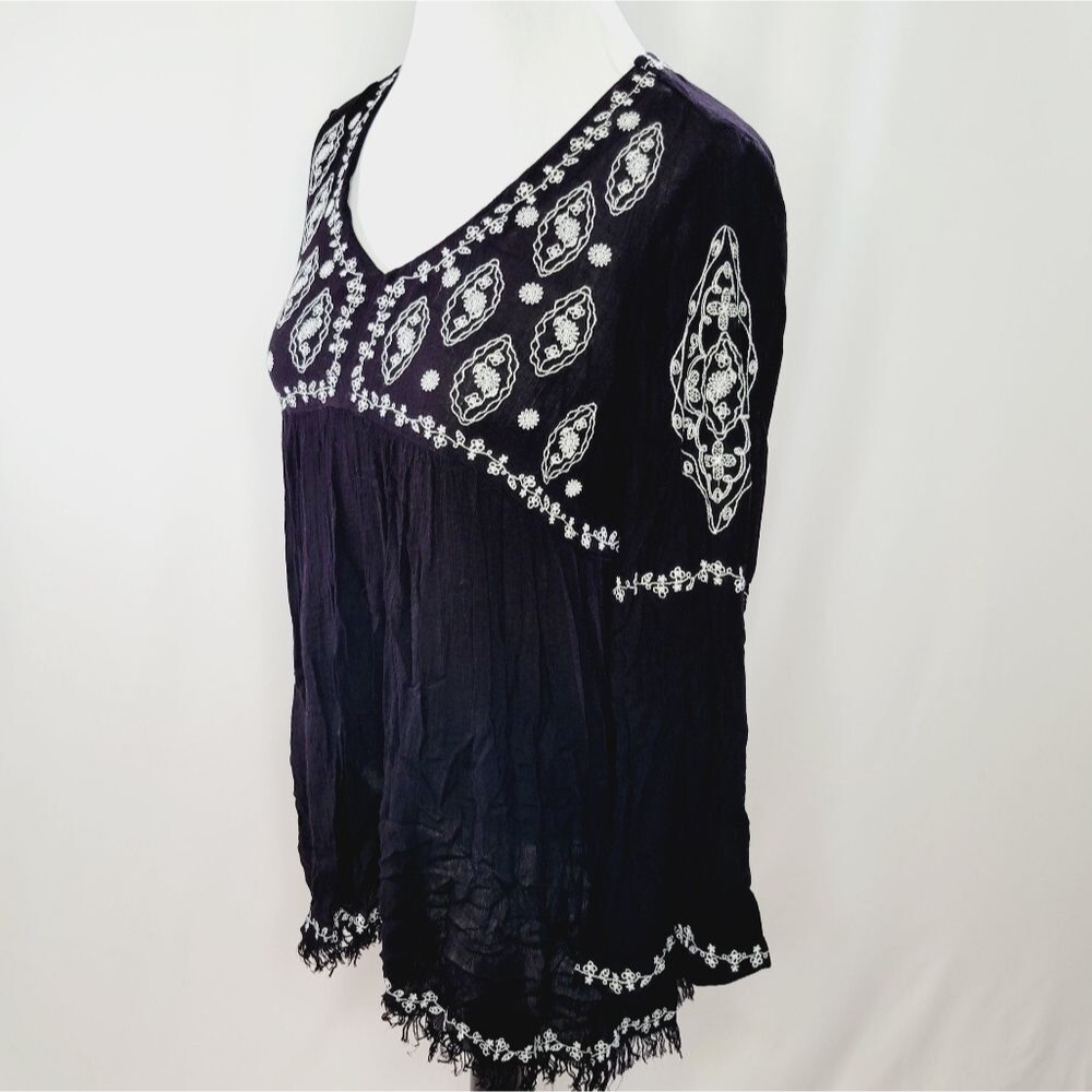 BeachLunchLounge Emani Black & White Embroidered Tunic Blouse Top Size X-Small - Picture 4 of 13